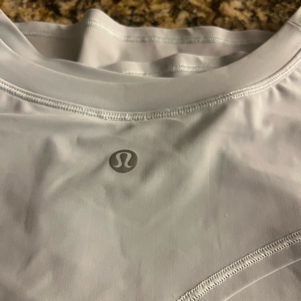 Lululemon Dragon fit long sleeve top - Picture 5 of 8